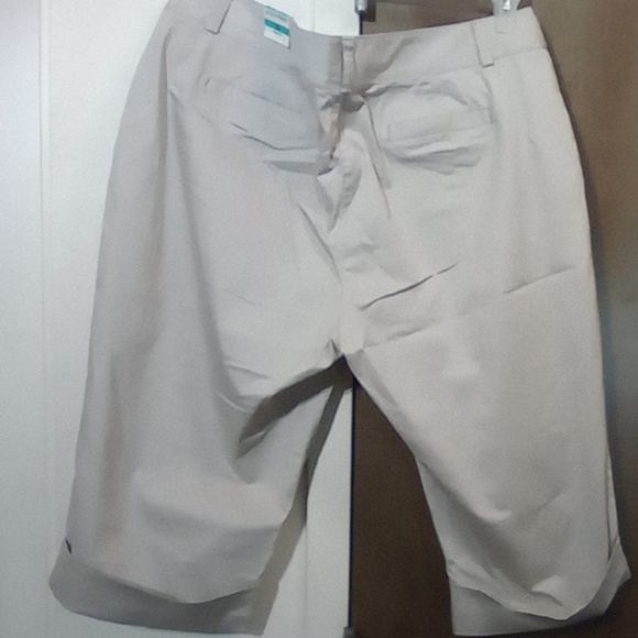 Dockers Capri Pants - Picture 2 of 3